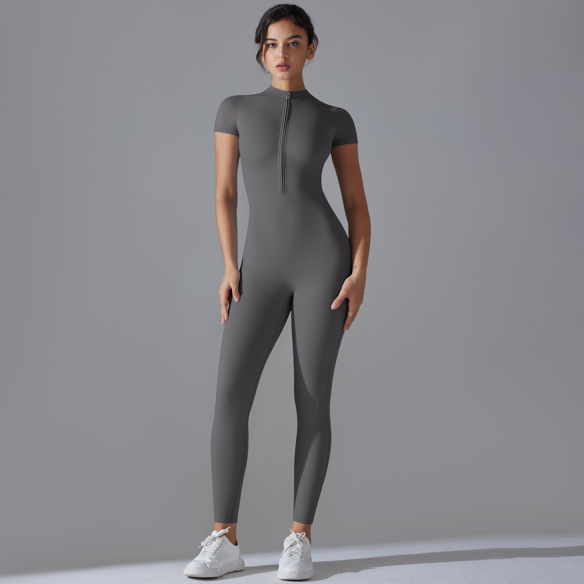 Pilates Yoga Gear - ヨガセット女性のジャンプスーツワンピーススーツジッパー半袖ジムプッシュアップトレーニング服フィットネスボディスーツスポーツウェアトラックスーツ