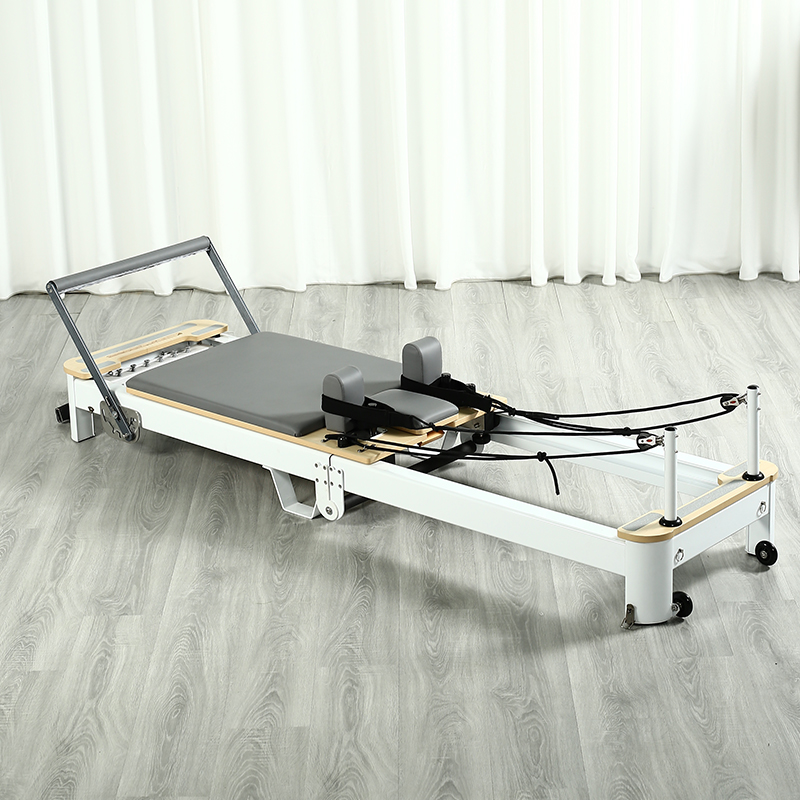 カスタムポータブル折りたたみ式アルミ製ピラティスリフォーマー - Pilates & Yoga With Harna のレビューと価格